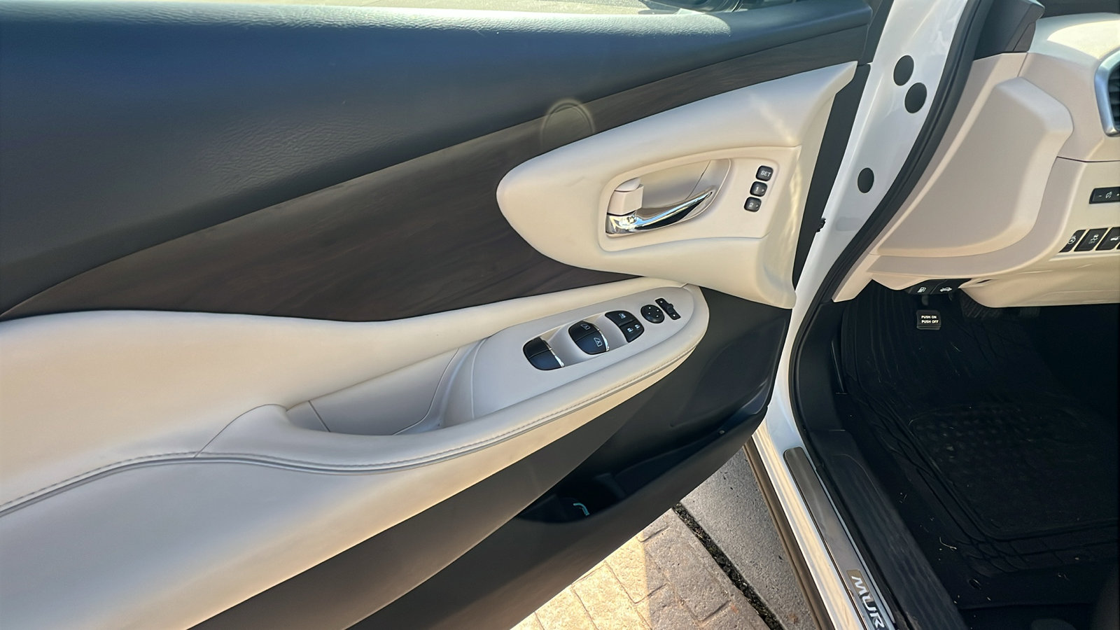 Used 2020 Nissan Murano Platinum image 15