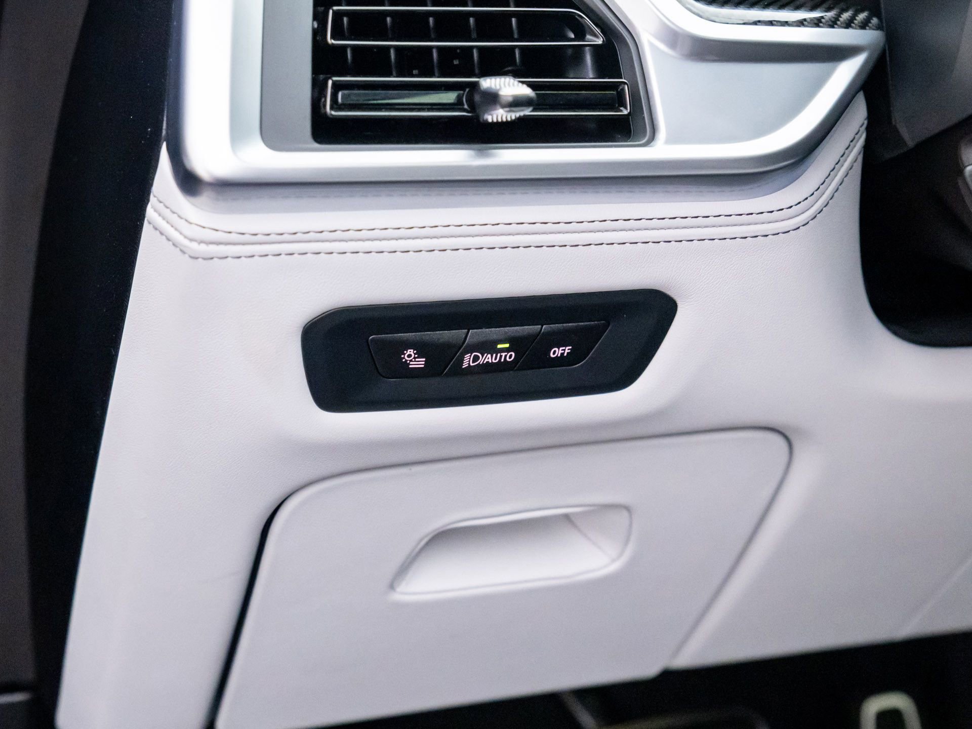 Used 2025 BMW X6 M Competition w/ Executive Package image 19