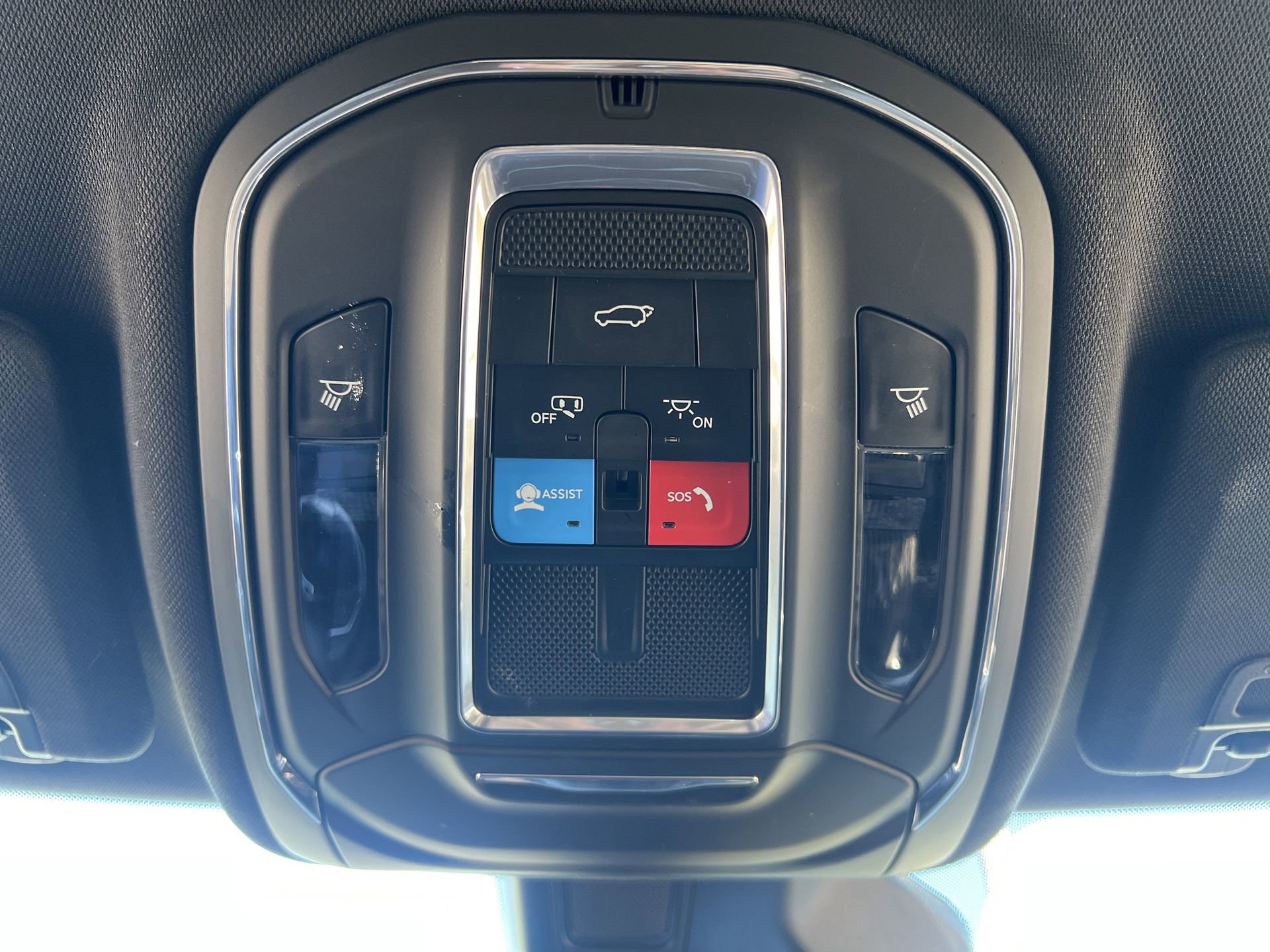 Used 2024 Jeep Grand Cherokee Altitude image 16