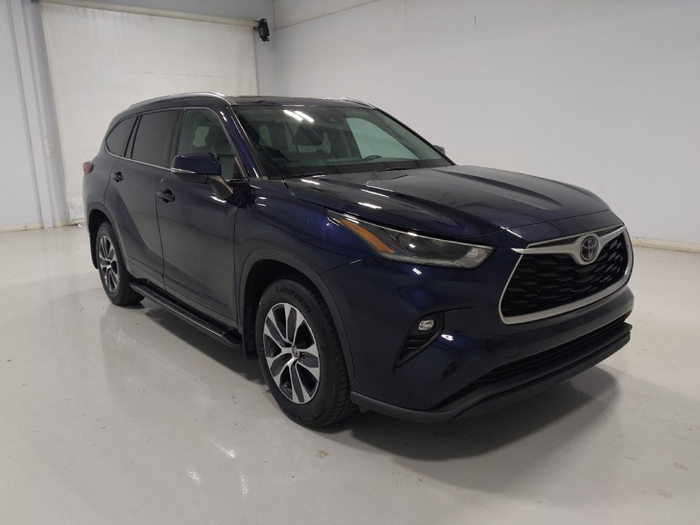 Used 2021 Toyota Highlander XLE AWD/4WD image 13