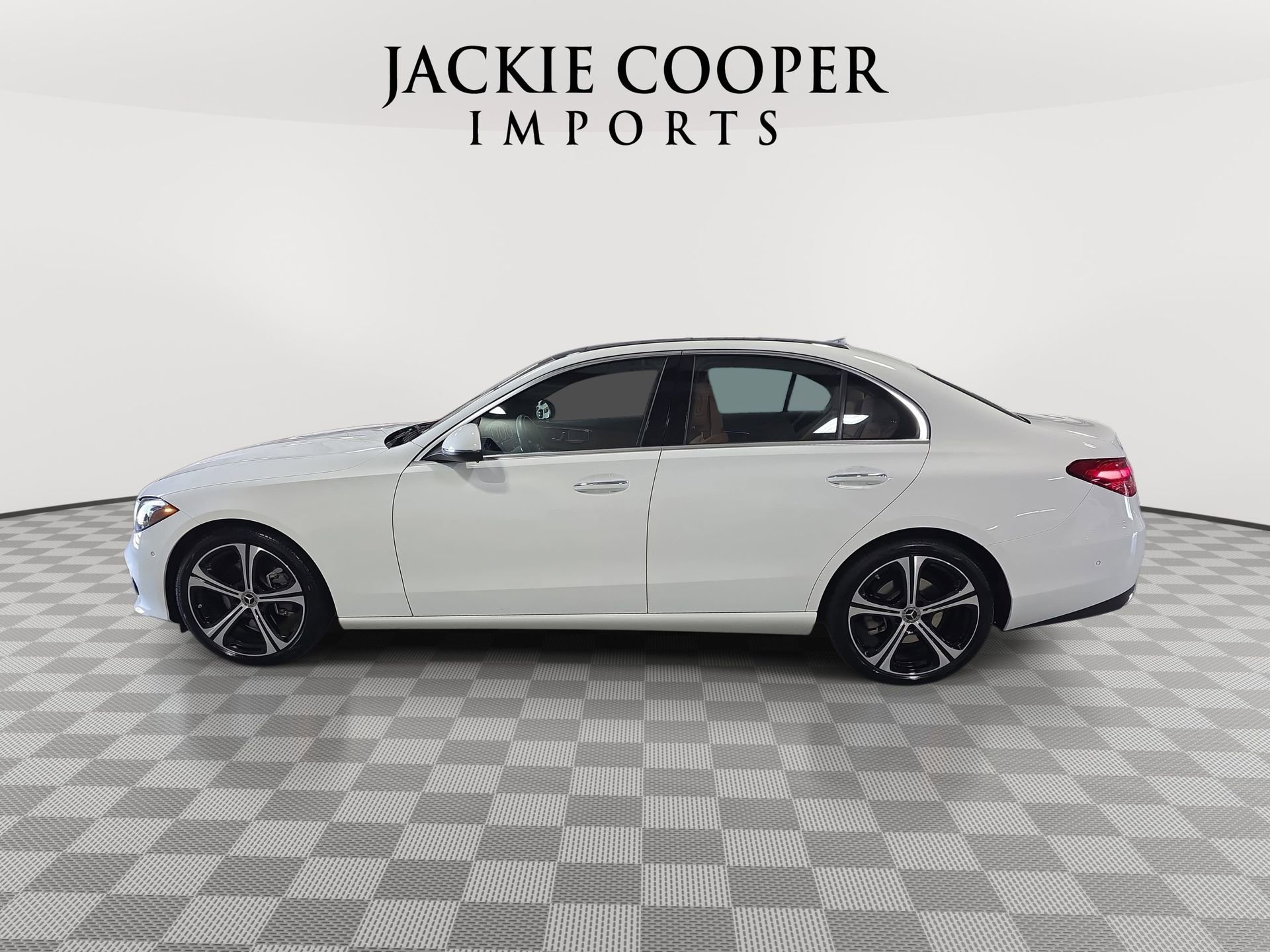 Used 2025 Mercedes-Benz C 300 Sedan image 8