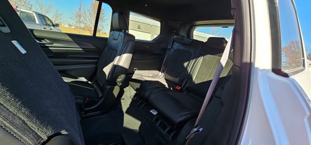 New 2025 Jeep Grand Cherokee L Altitude image 59