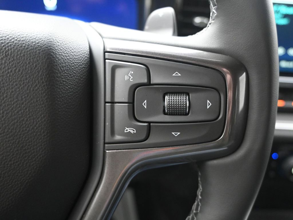 Used 2025 Chevrolet Silverado 1500 High Country w/ Technology Package AWD/4WD image 26