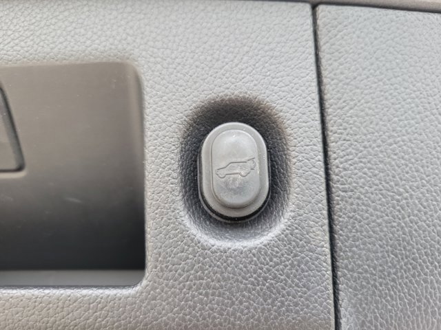 Used 2020 GMC Yukon XL SLE w/ Convenience Package image 7