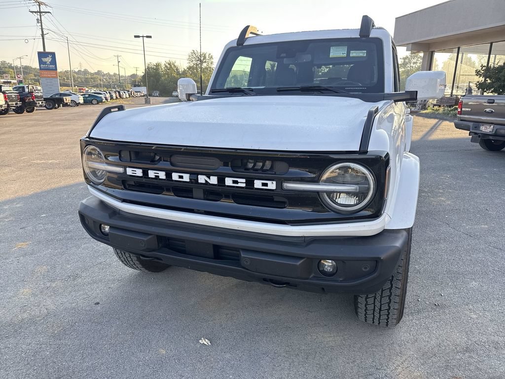 Used 2023 Ford Bronco Outer Banks AWD/4WD image 2