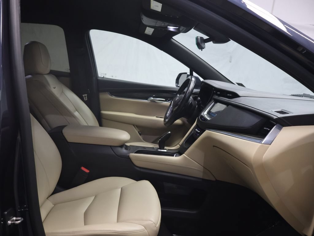 Used 2018 Cadillac XT5 FWD image 9