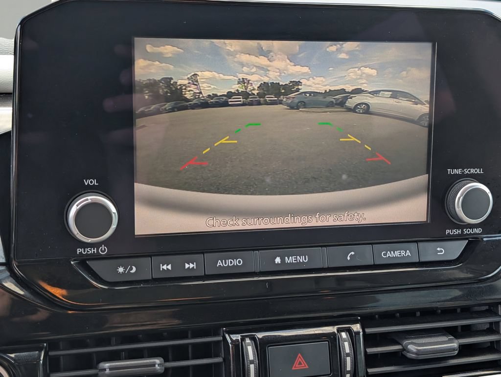 Used 2022 Nissan Pathfinder SV FWD image 24