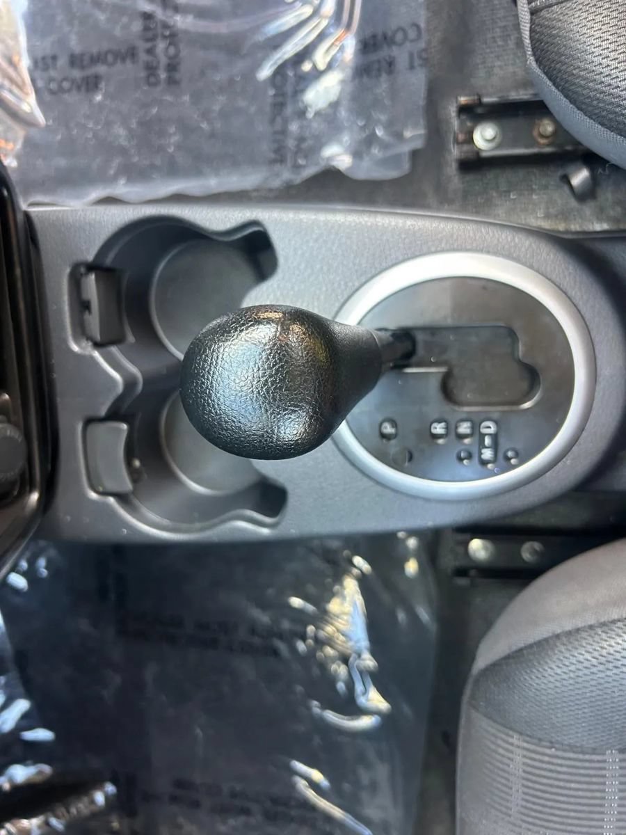 Used 2010 Suzuki SX4 Hatchback FWD image 18
