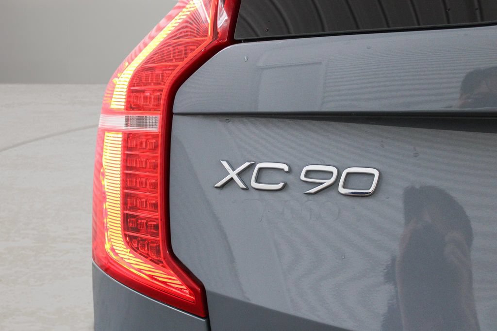 Certified 2023 Volvo XC90 B6 Plus AWD/4WD image 33