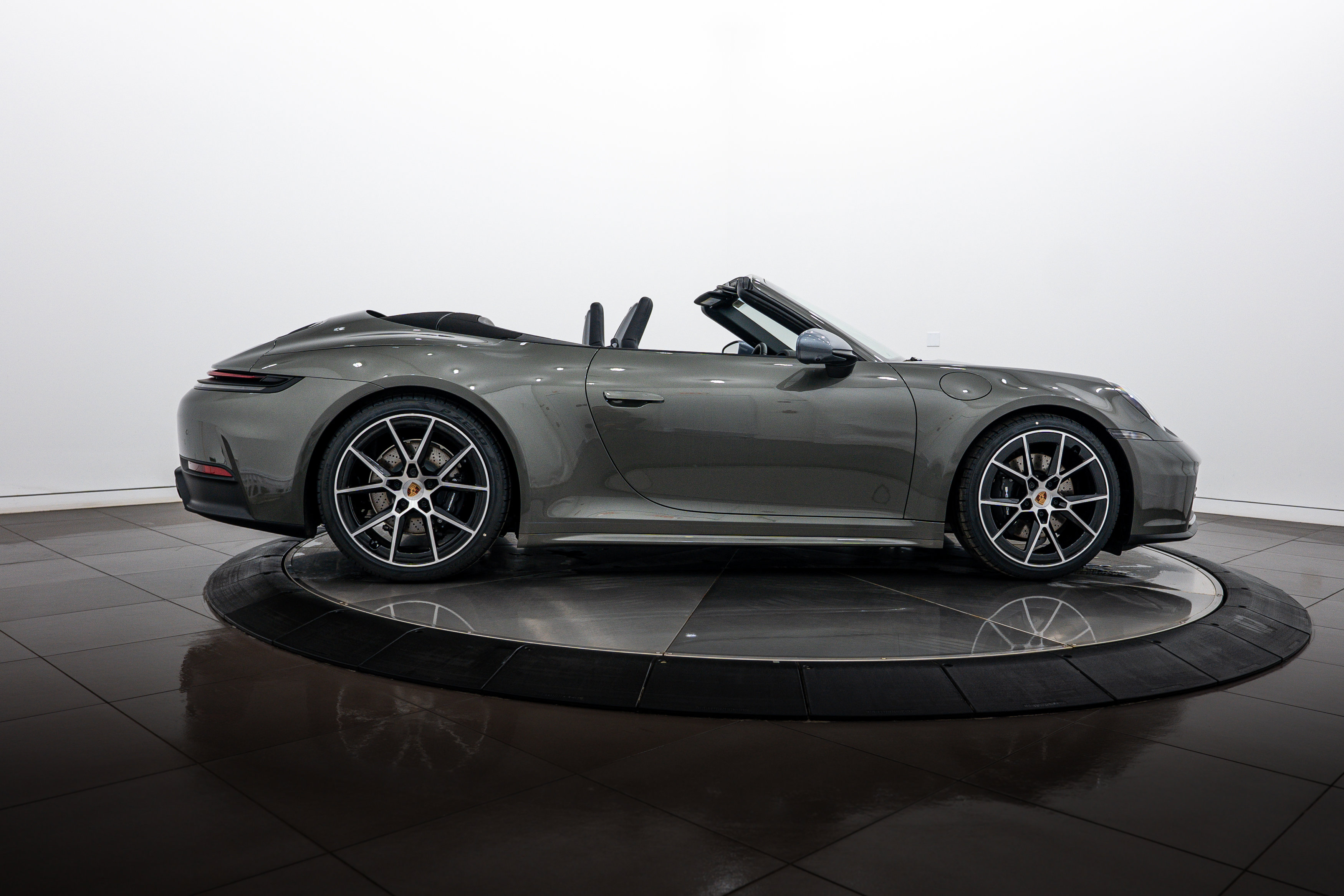 New 2026 Porsche 911 Carrera T image 8