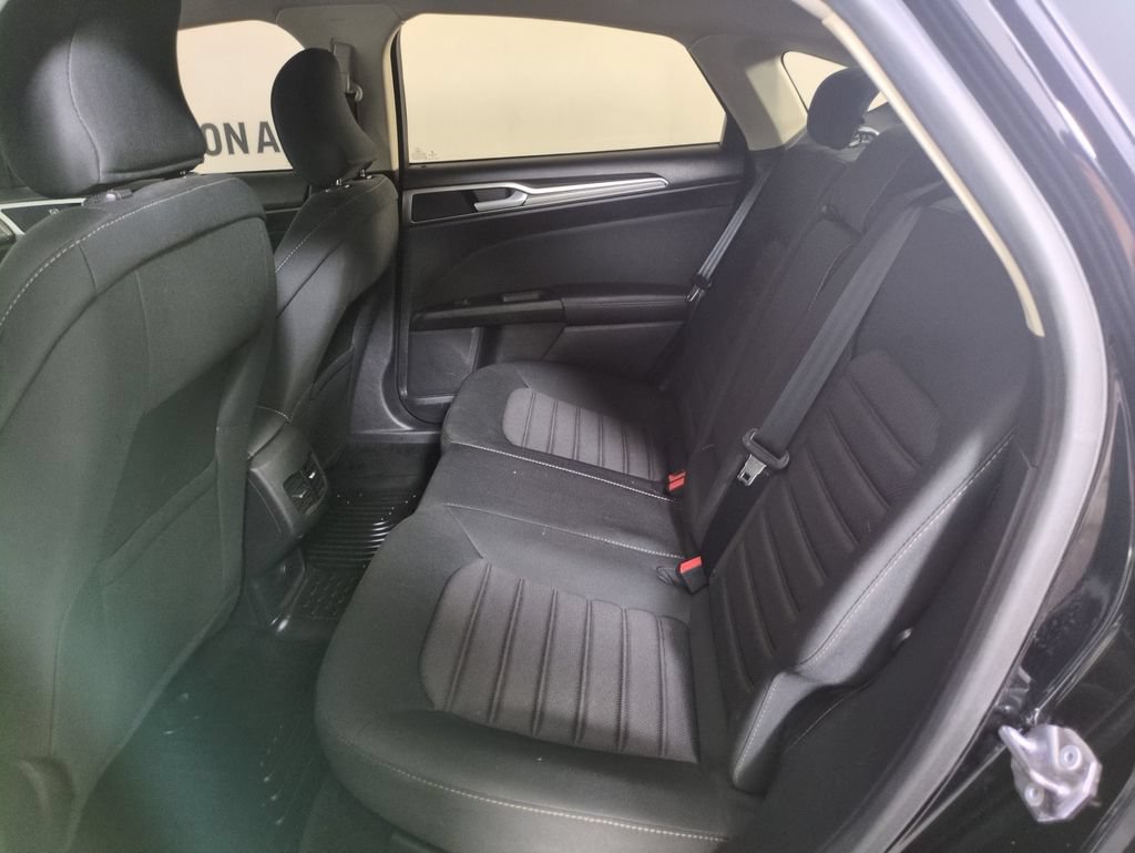 Used 2018 Ford Fusion SE w/ Fusion SE Technology Package FWD image 25