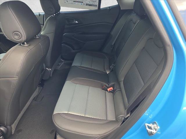 New 2026 Chevrolet Trax LT w/ Midnight Edition FWD image 11