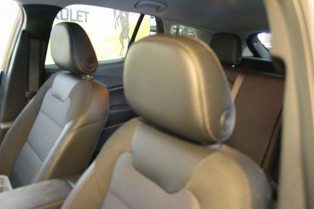 Used 2025 Chevrolet Trax LT w/ LT Convenience Package image 18