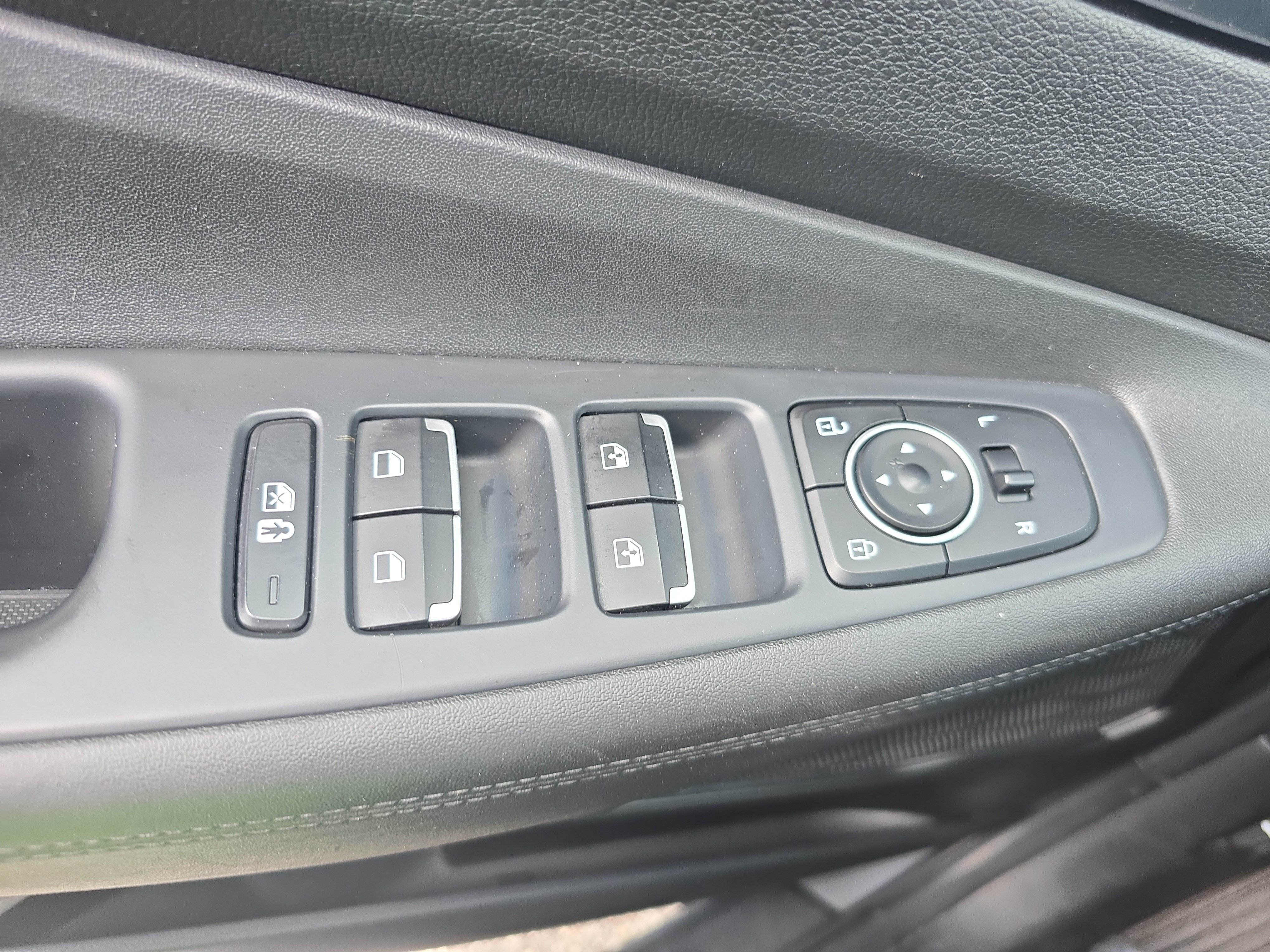 Used 2023 Hyundai Santa Fe SEL AWD/4WD image 26