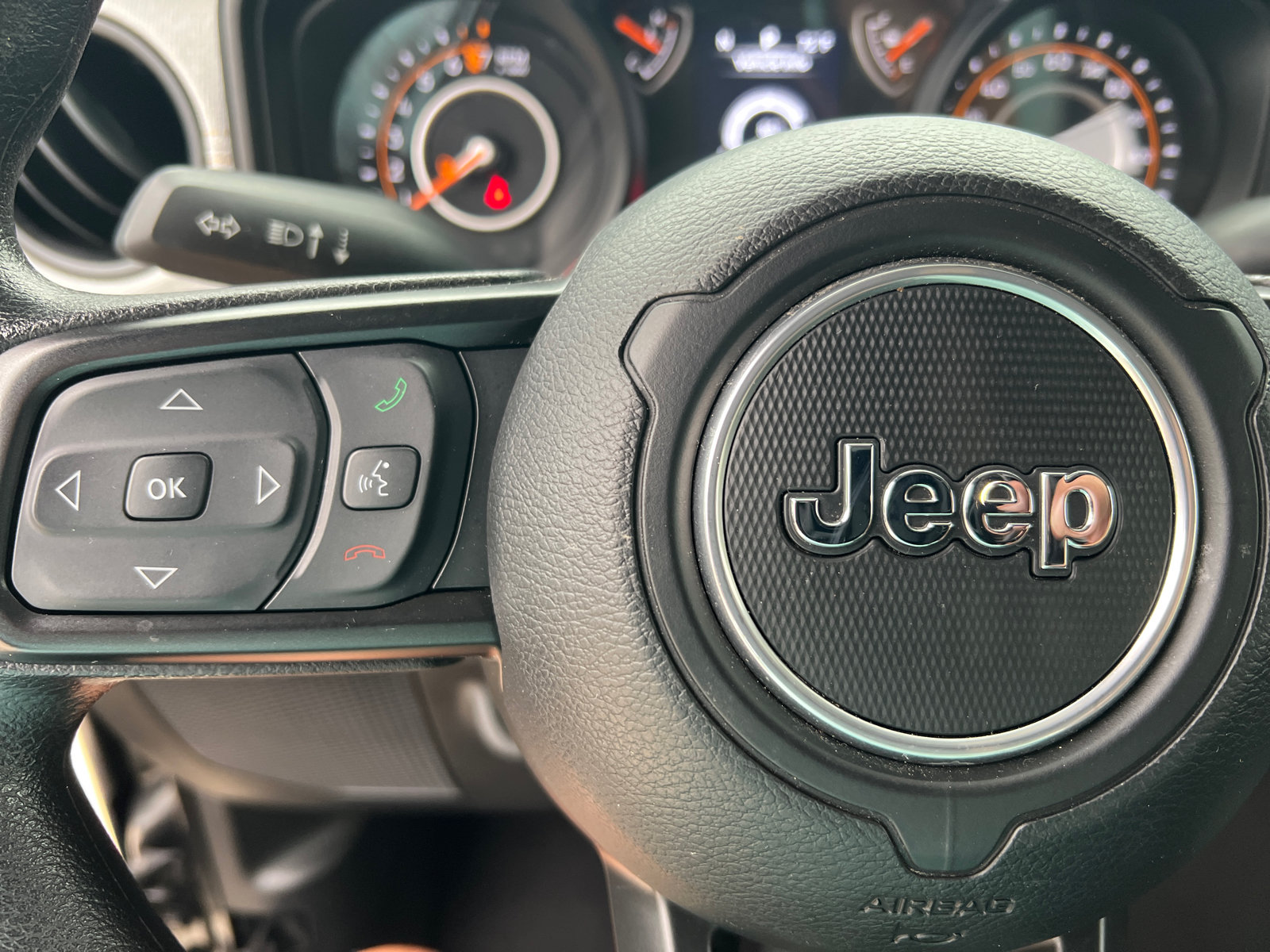 Used 2025 Jeep Gladiator Sport AWD/4WD image 29