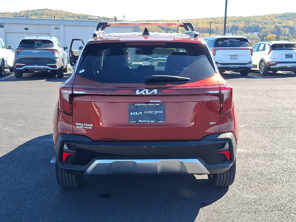 Used 2024 Kia Seltos S AWD/4WD image 5