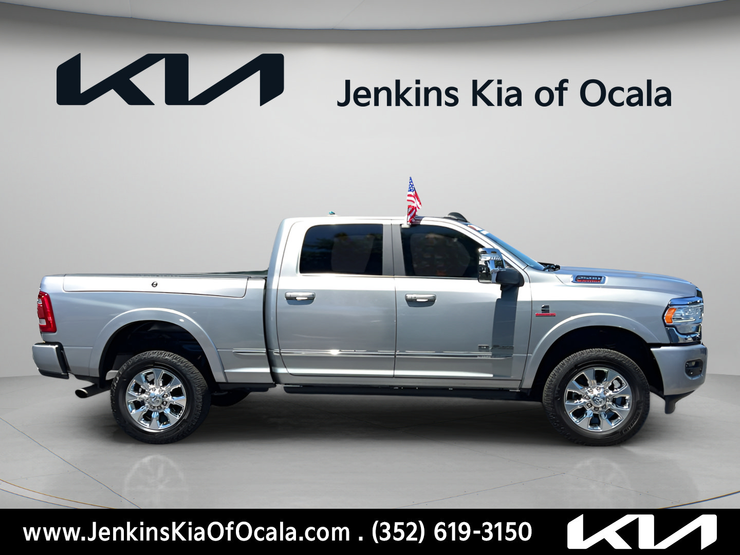 Used 2023 RAM 2500 Limited AWD/4WD image 2