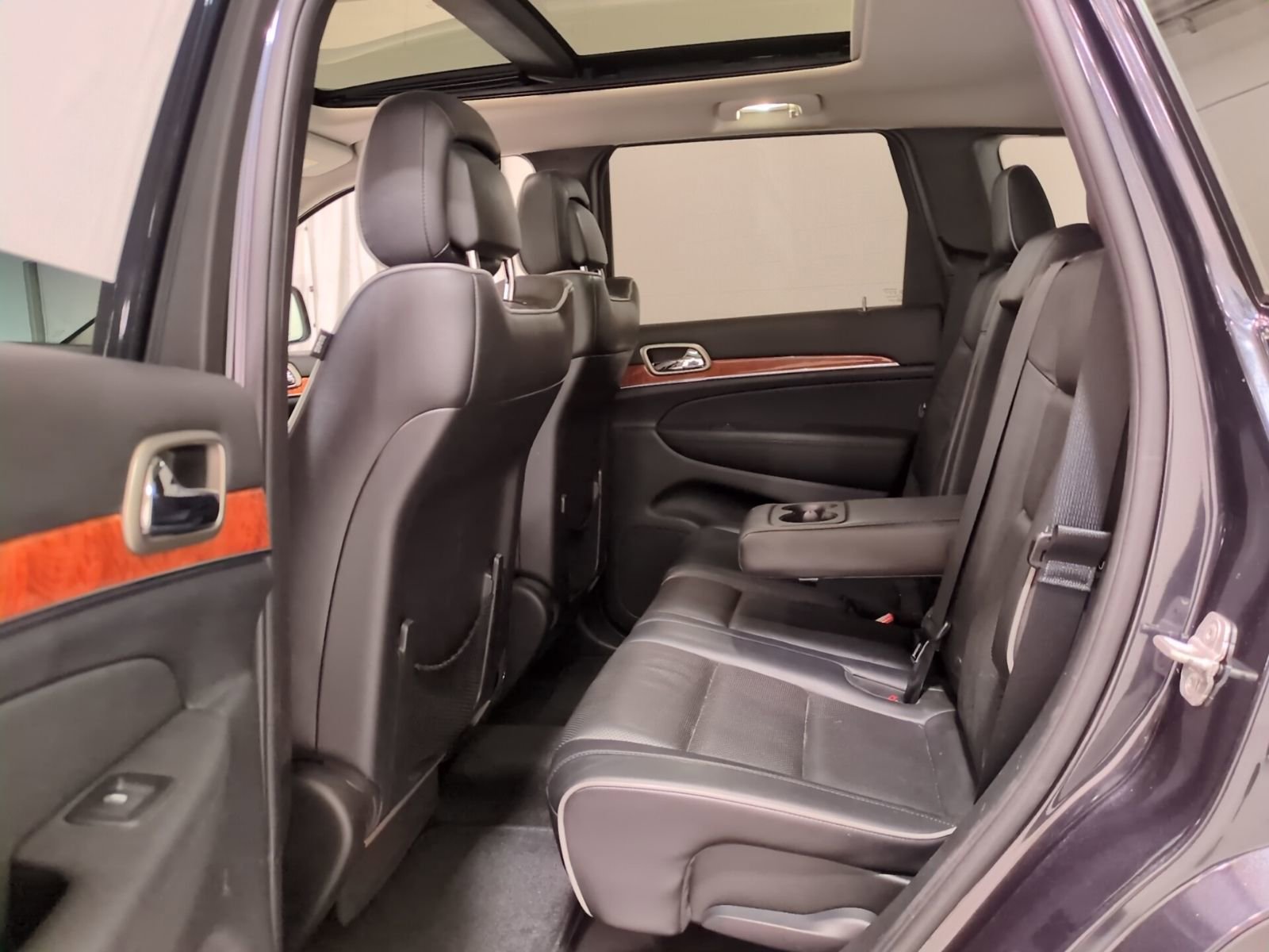 Used 2012 Jeep Grand Cherokee Overland image 14