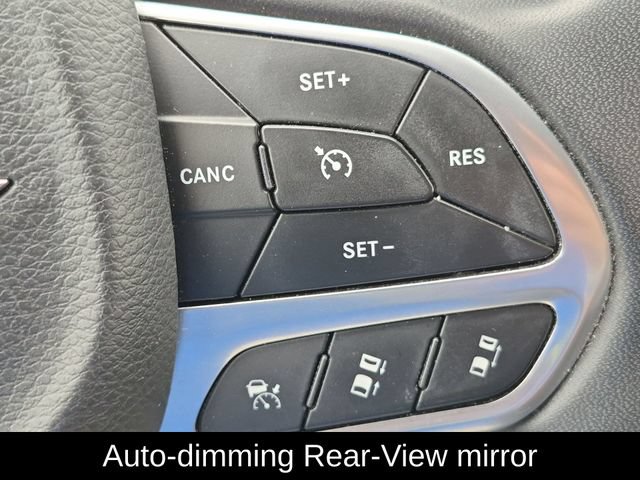 Used 2022 Chrysler Pacifica Touring-L FWD image 16