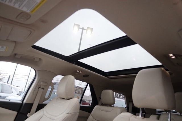 Used 2022 Ford Explorer Platinum w/ Equipment Group 601A video 3