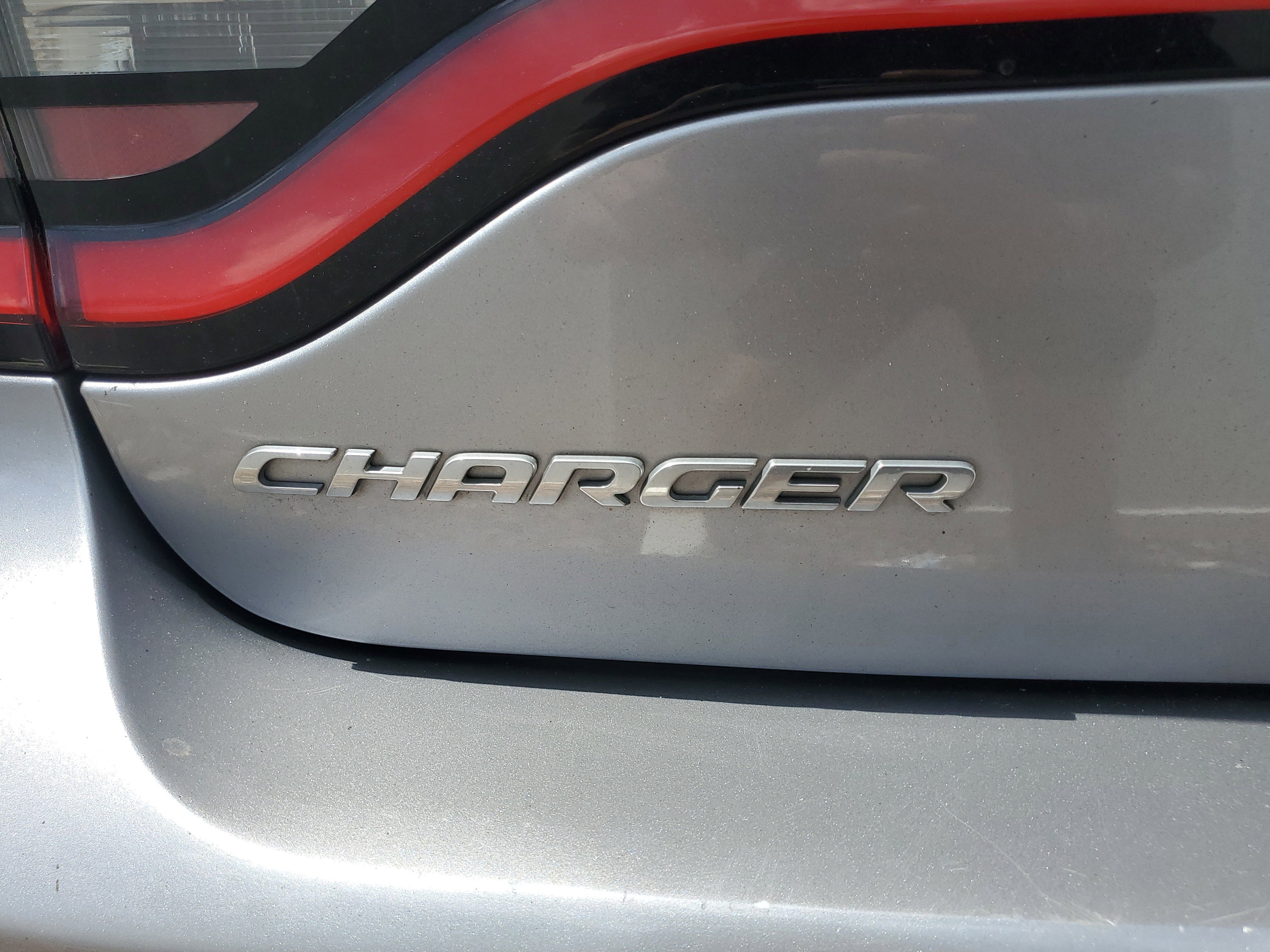 Used 2015 Dodge Charger SE w/ Sport Appearance Group image 8