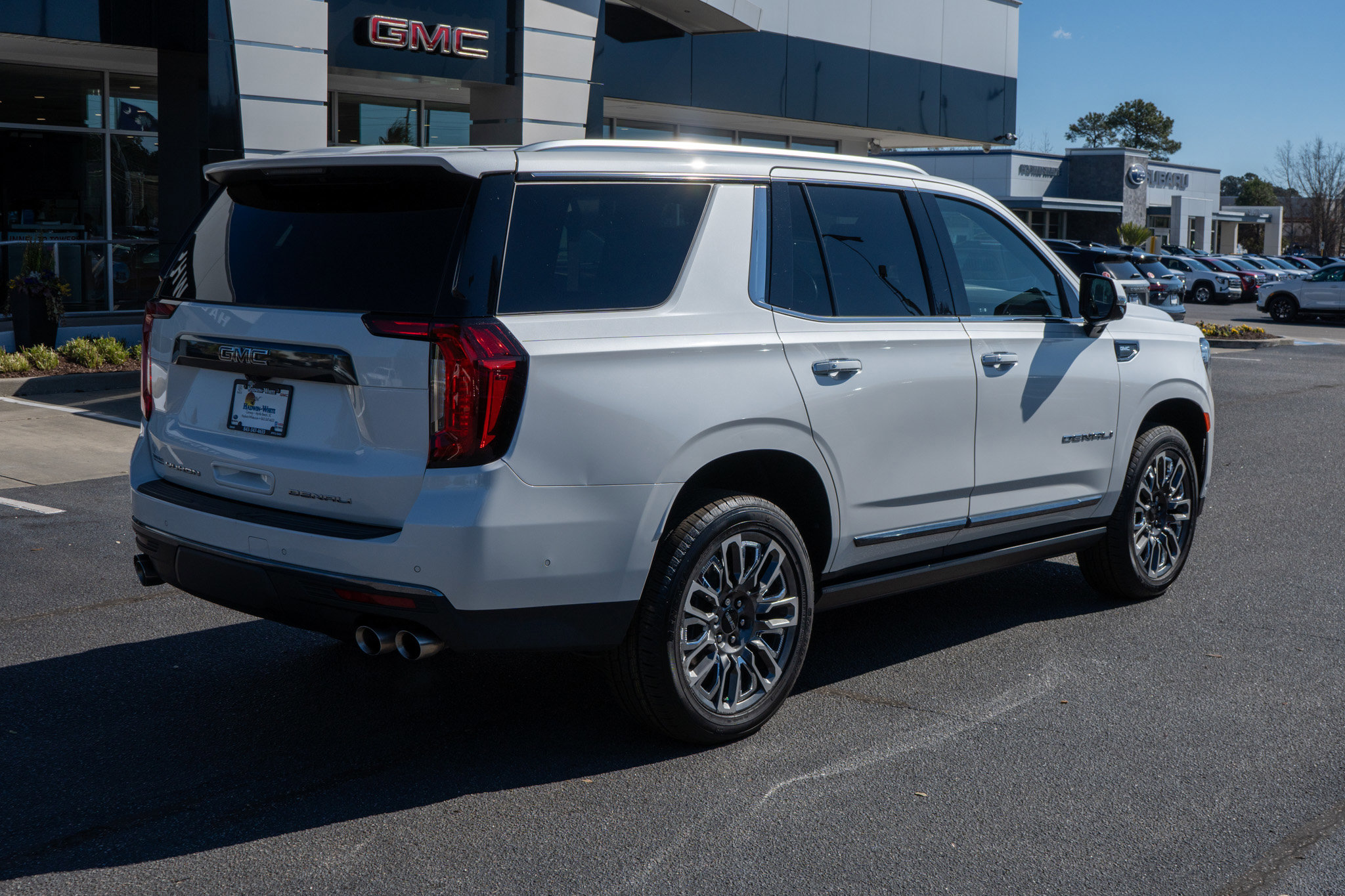 Used 2023 GMC Yukon Denali Ultimate image 3