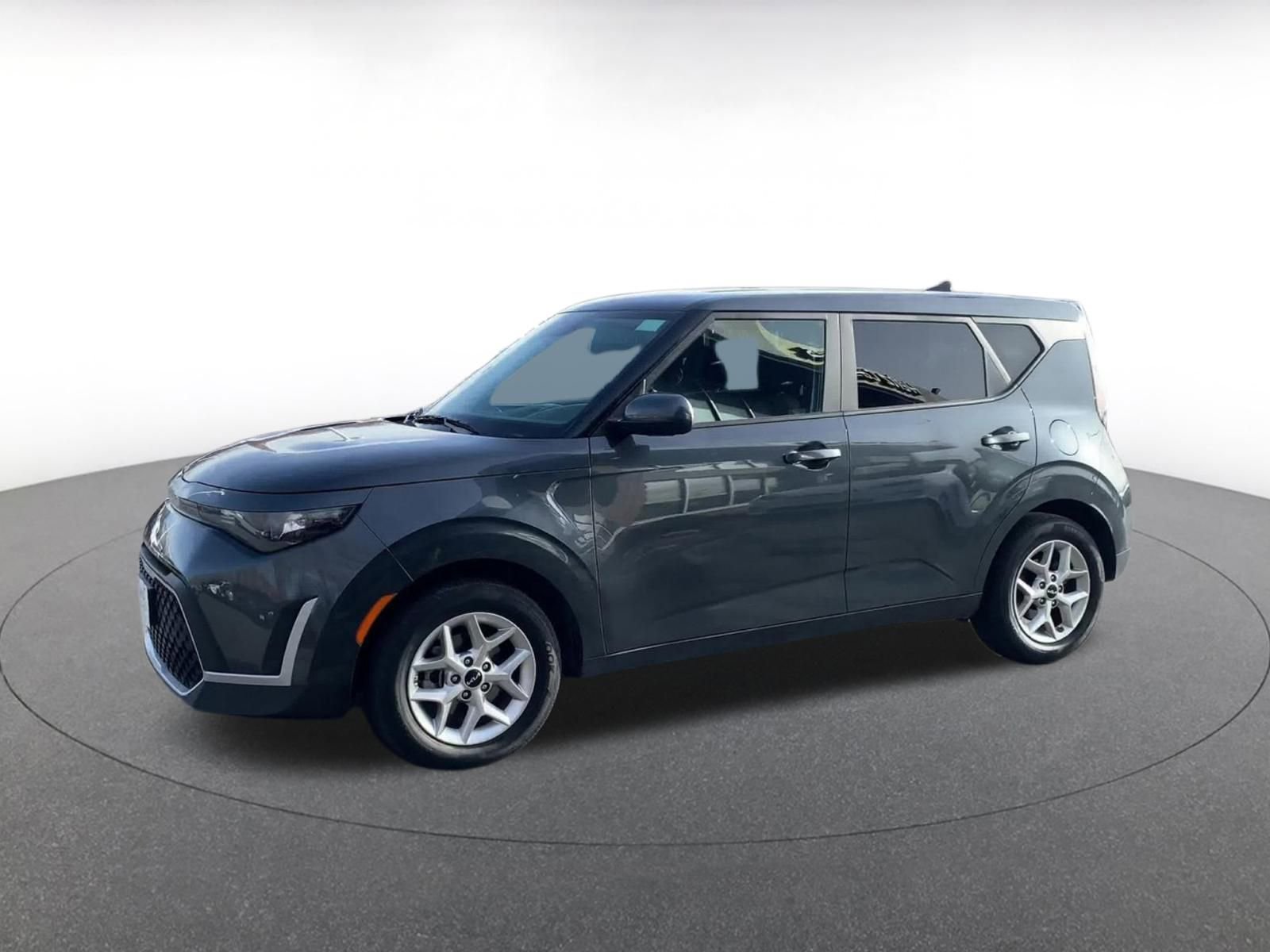 Used 2025 Kia Soul LX w/ LX Technology Package image 8
