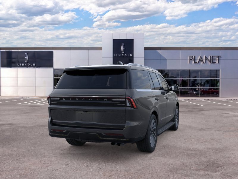 New 2026 Lincoln Navigator Premiere AWD/4WD image 8
