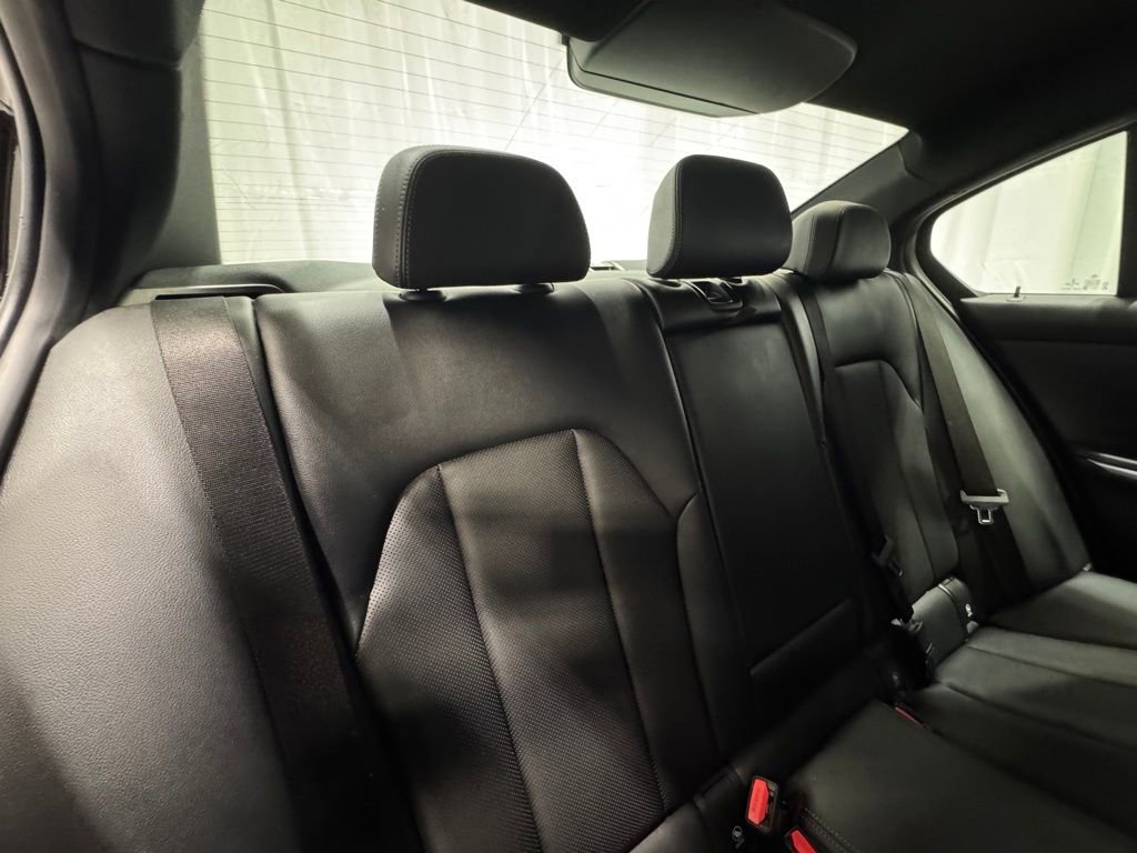 Used 2023 BMW 330e xDrive w/ Driving Assistance Package AWD/4WD image 28