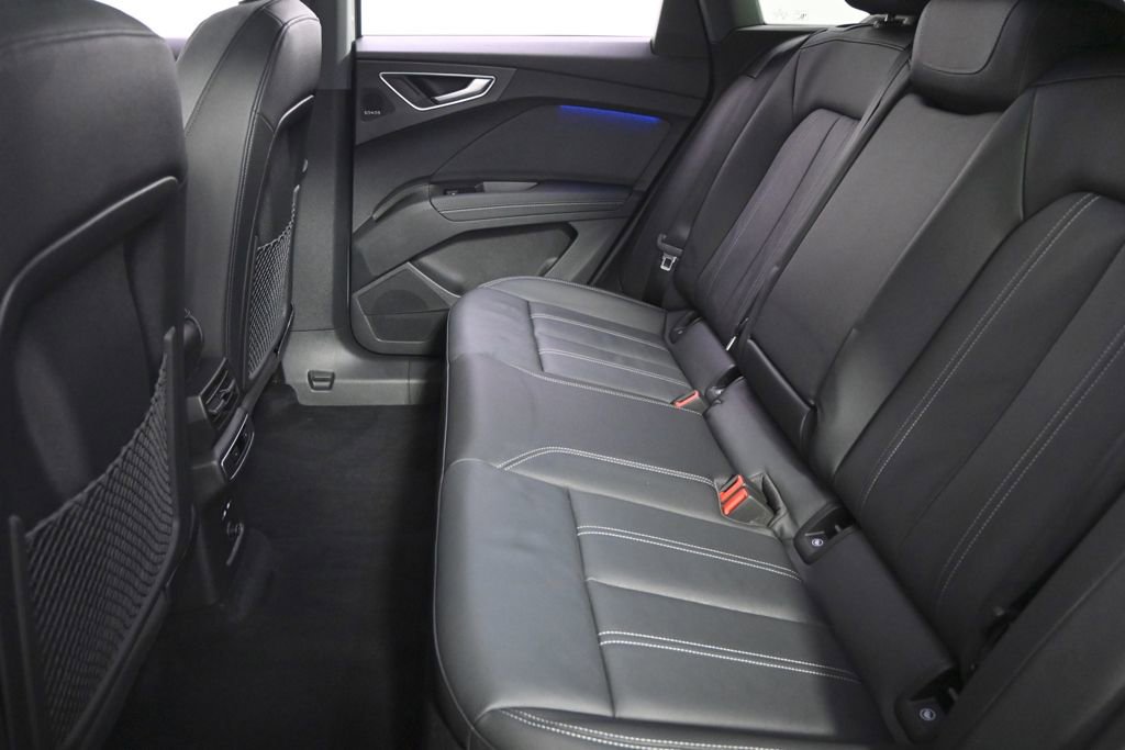 Used 2022 Audi Q4 e-tron Prestige image 21
