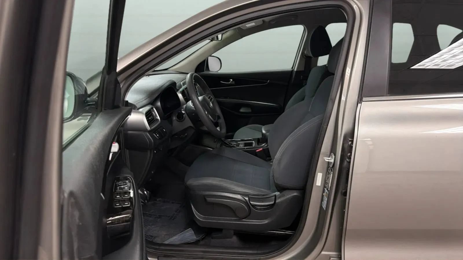 Used 2019 Kia Sorento L FWD image 20