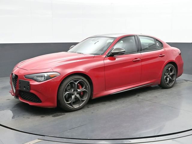 Used 2019 Alfa Romeo Giulia Ti image 4