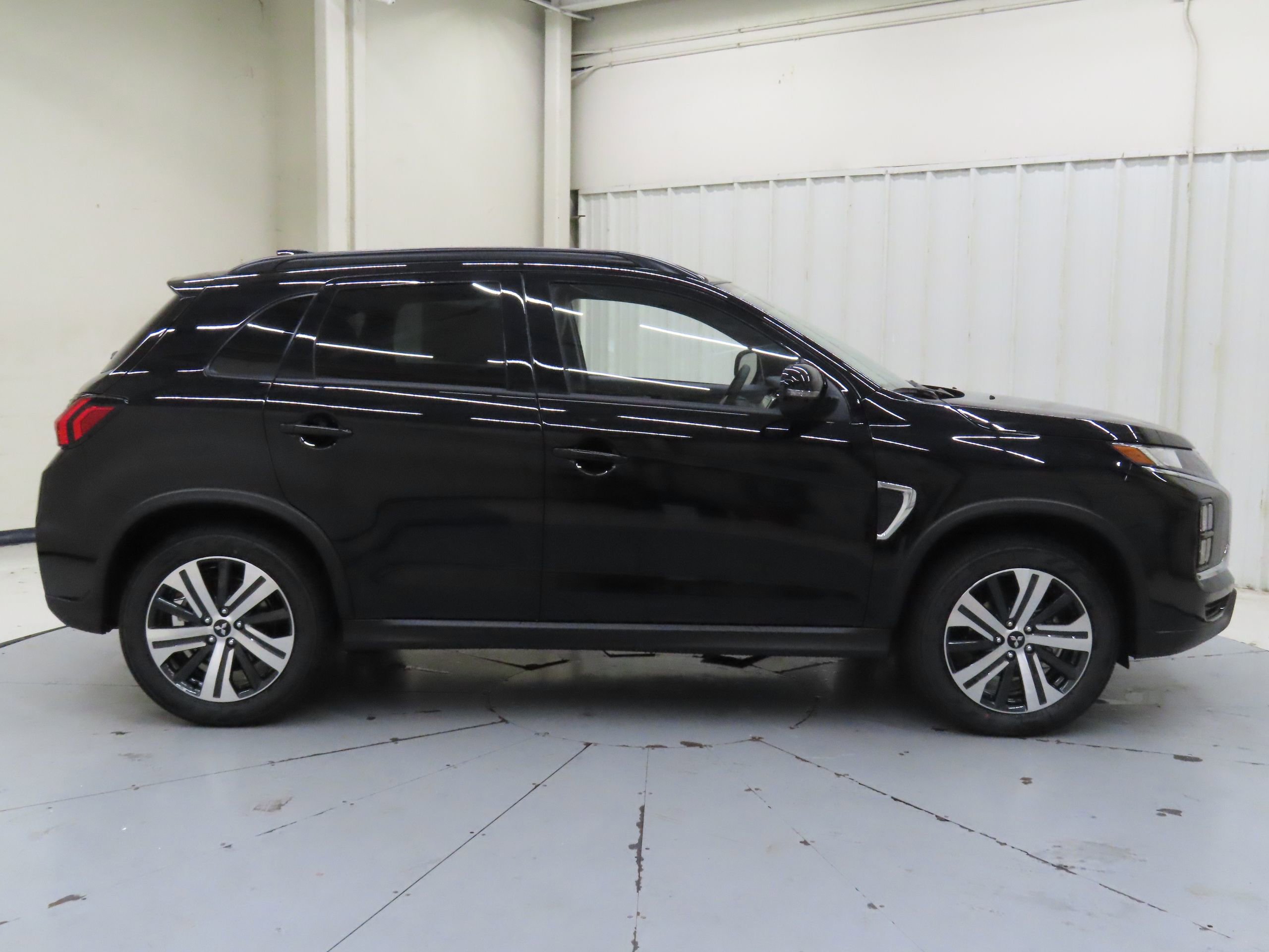 New 2025 Mitsubishi Outlander Sport SEL AWD/4WD video 2