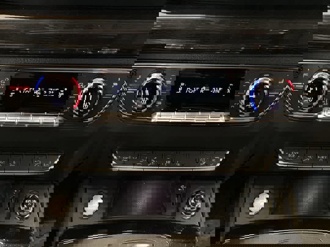 Used 2020 Audi Q5 e Prestige w/ Prestige Package AWD/4WD image 21