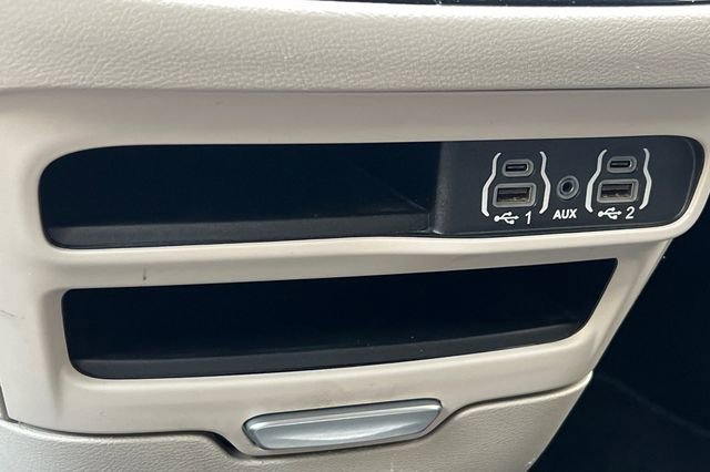 Used 2023 Chrysler Voyager LX image 38