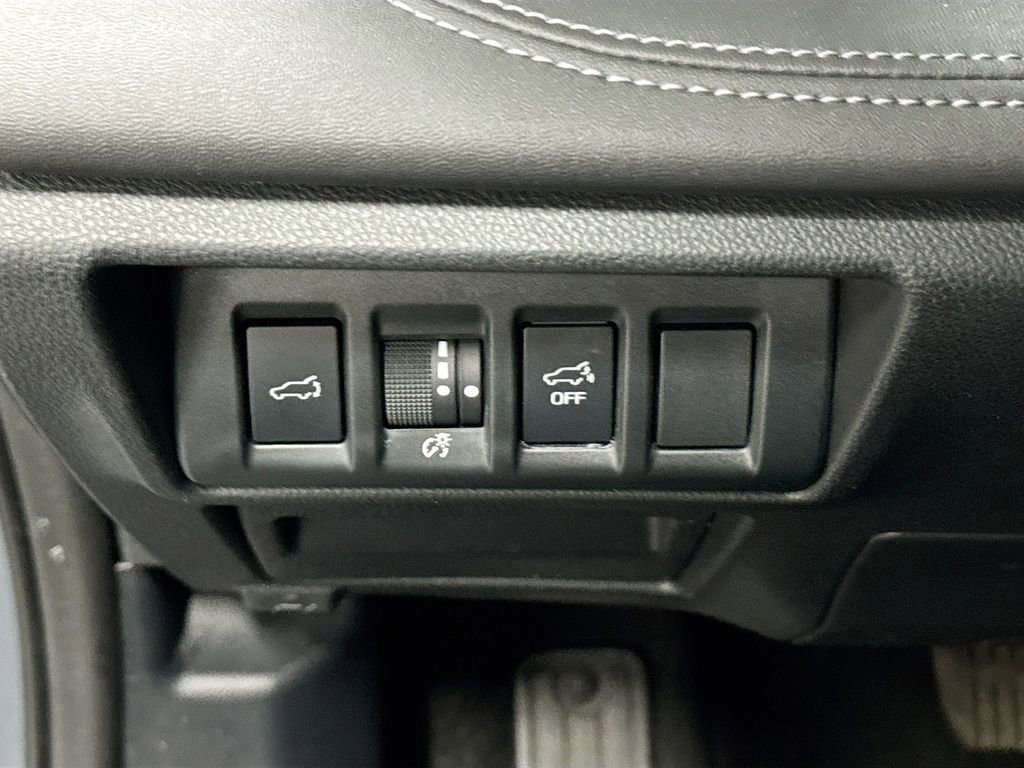 Used 2023 Subaru Outback Limited image 6