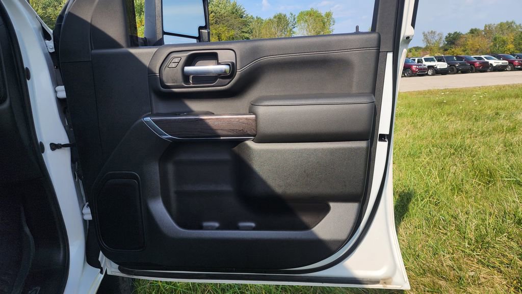 Used 2022 Chevrolet Silverado 2500 LTZ image 34