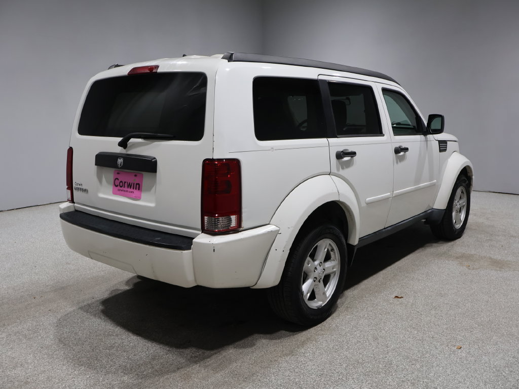 Used 2008 Dodge Nitro SXT RWD image 2
