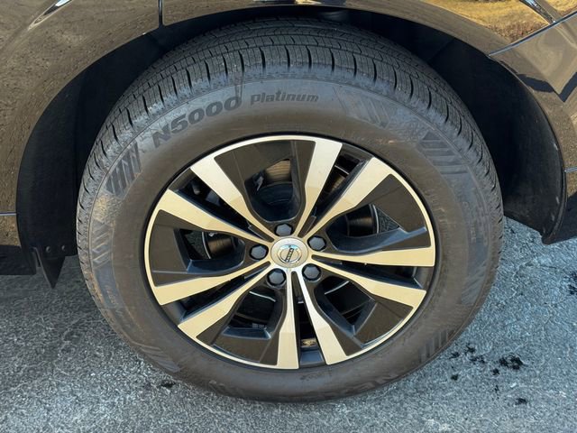 Used 2023 Volvo XC60 B5 Core image 11