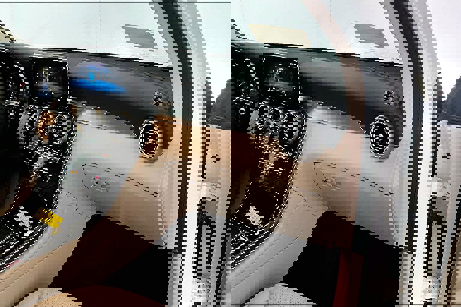 Used 2021 Mercedes-Benz GLC 300 4MATIC image 19