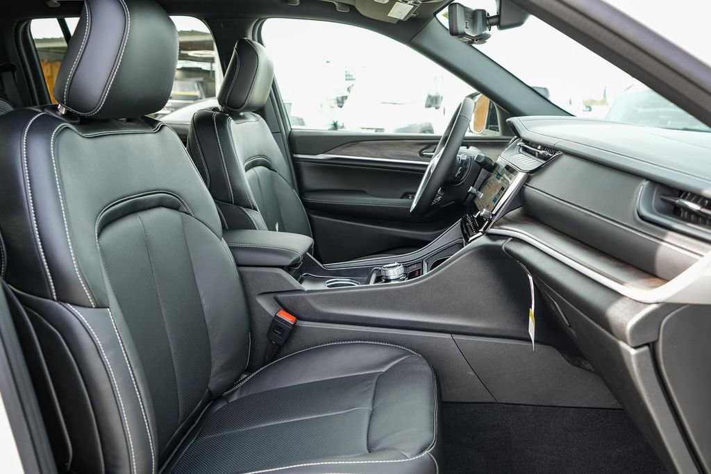 New 2026 Jeep Grand Cherokee Limited image 17