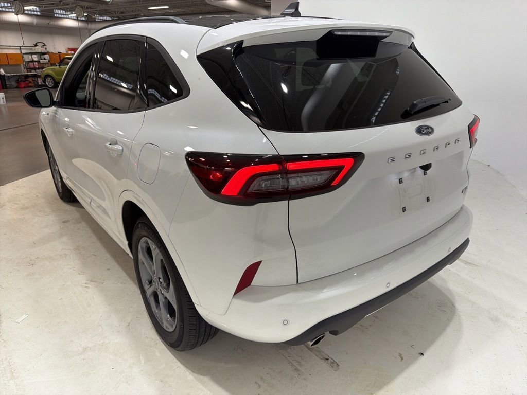 Used 2023 Ford Escape ST-Line w/ Tech Pack #1 image 8