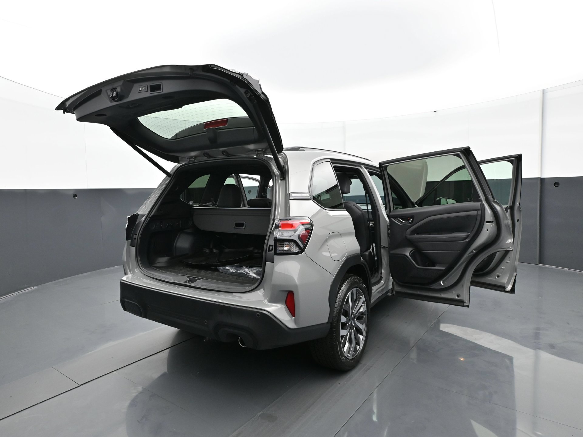 Used 2026 Subaru Forester Touring AWD/4WD image 38