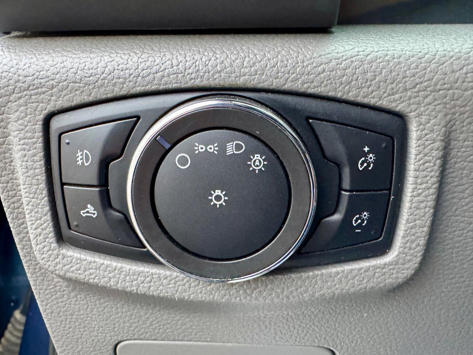 Used 2015 Ford F150 XLT w/ Equipment Group 302A Luxury image 17