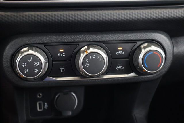 New 2025 Nissan Kicks Play S image 16