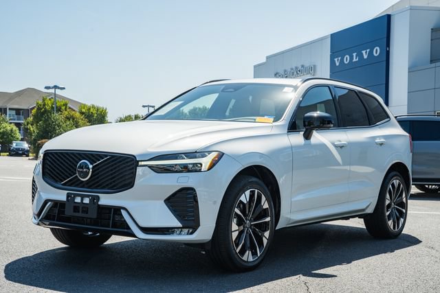 Certified 2026 Volvo XC60 B5 Plus AWD/4WD image 3