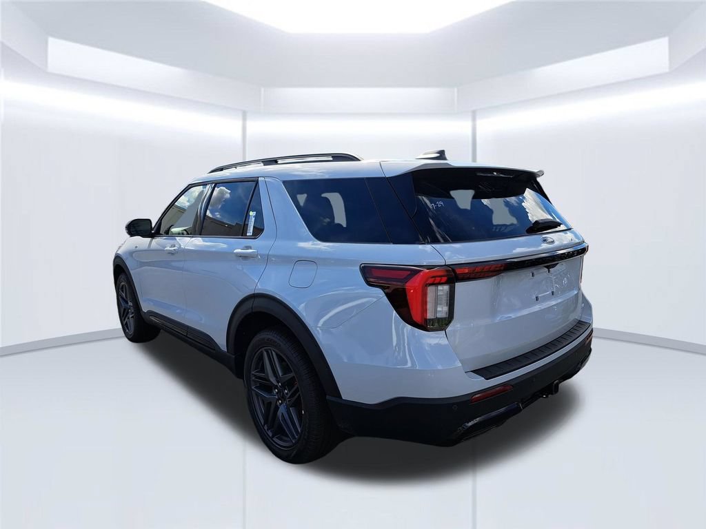 New 2026 Ford Explorer ST-Line w/ ST-Line Street Pack AWD/4WD image 5