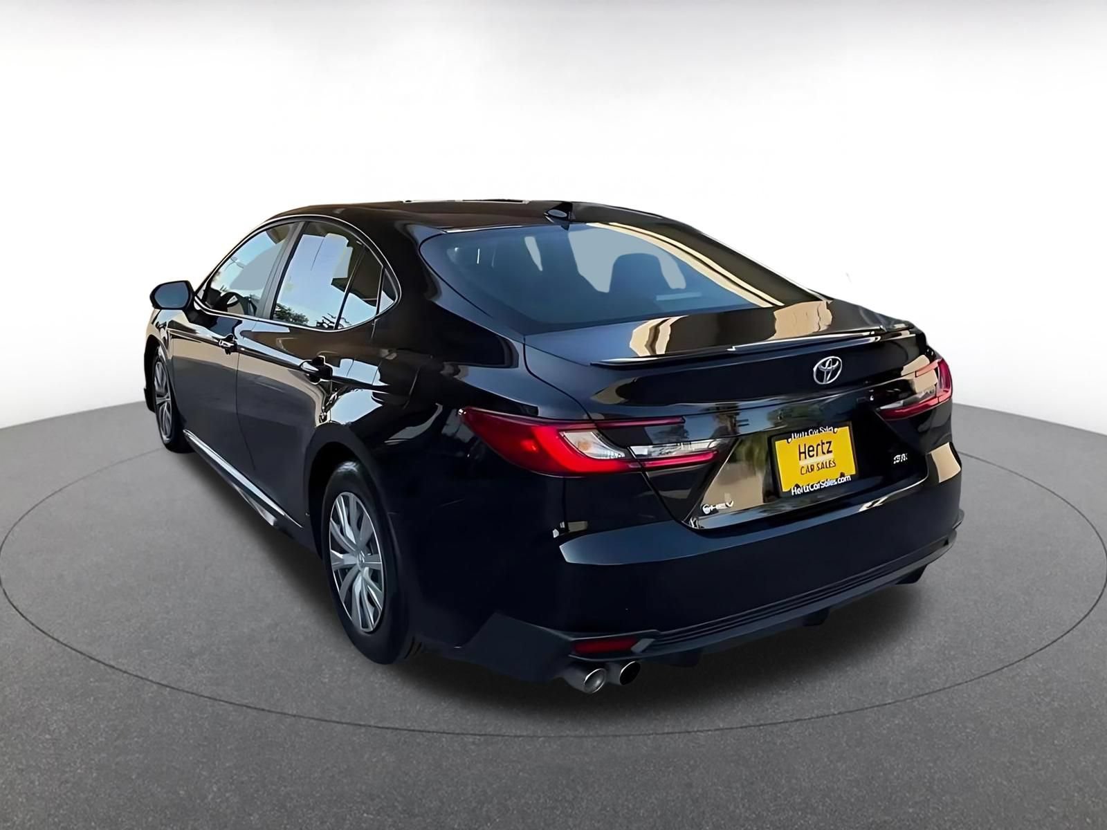 Used 2025 Toyota Camry SE FWD image 11