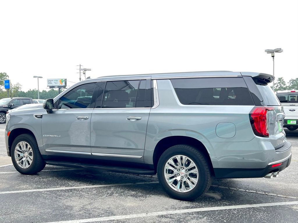 Used 2024 GMC Yukon XL Denali w/ Advanced Technology Package image 8