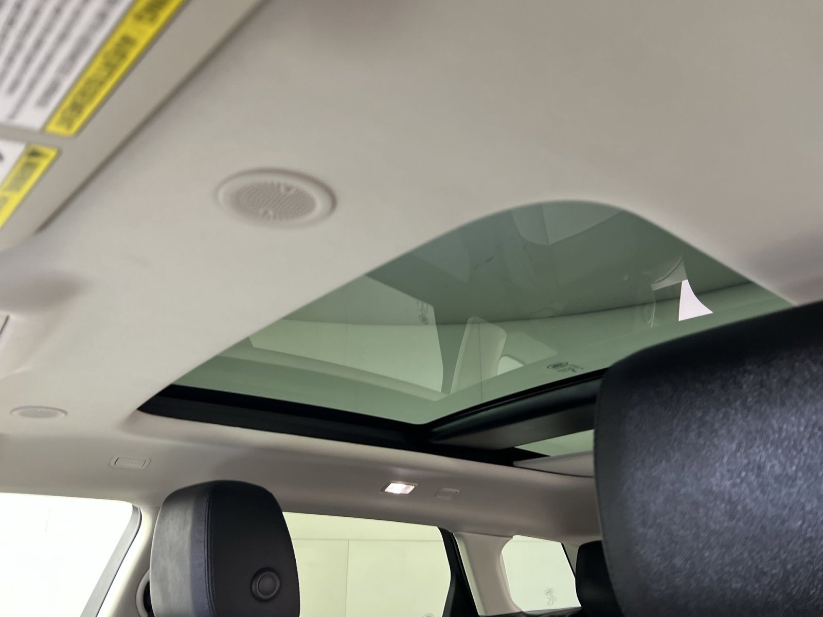 Used 2024 Land Rover Range Rover Evoque Dynamic SE image 24